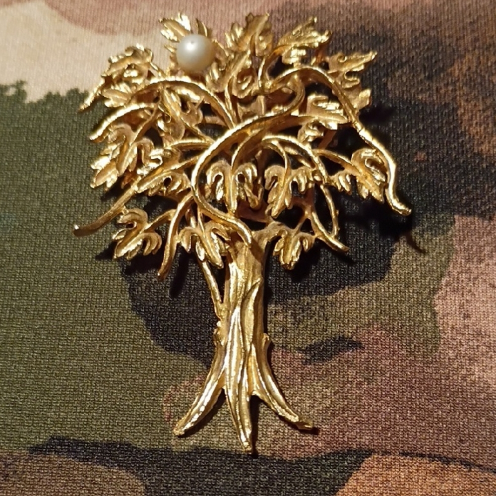 Elegant Gold Toned Tree Brooch with Pearl Accent